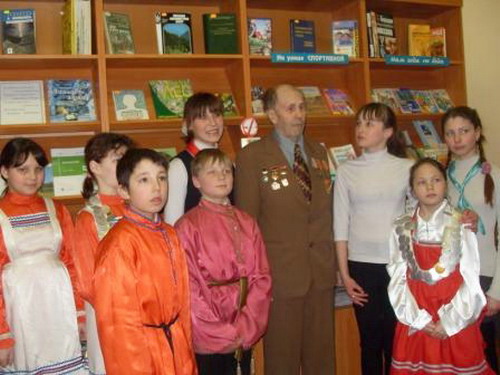 09:38 «Вам, ветераны Победы!». Труженикам тыла города Шумерли вручили юбилейные медали